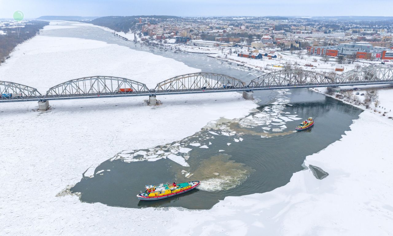 Dolna Wisła udrożniona. Lodołamacze zakończyły akcję