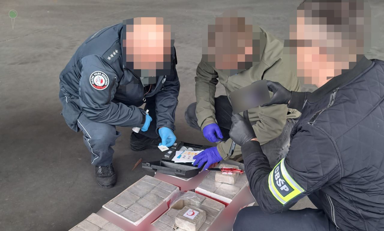 Tona heroiny w gdyńskim porcie. Przypłynęła w cegłach z Dubaju