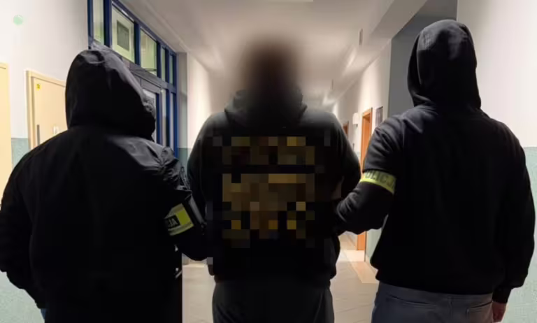 Awantura z kierowcą autobusu na Oruni w Gdańsku. Ponad 18 tys. zł szkód (FOTO: KMP Gdańsk)