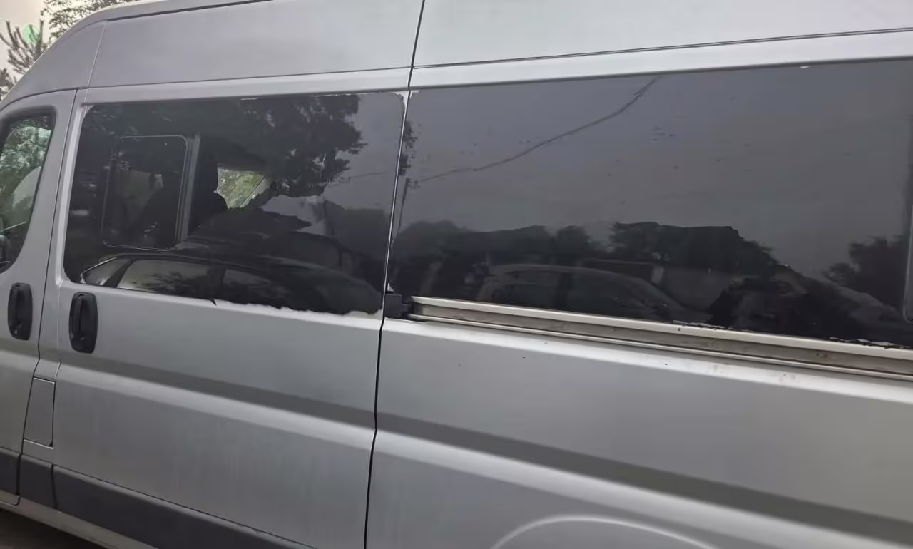 Szkolny bus ostrzelany na Kociewiu. Policja bada sprawę (FOTO: Jacek Pauli/FB)