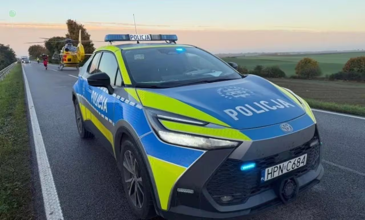 BMW uderzyło w rowerzystę. Ranny 71-latek trafił do szpitala (FOTO: KPP Sztum)
