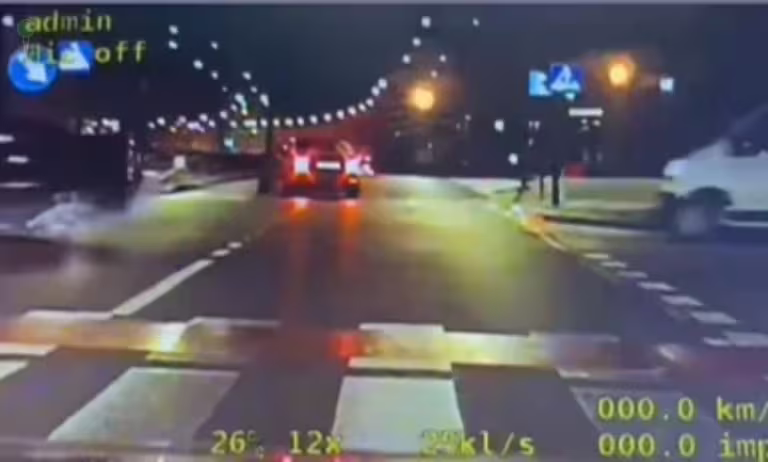 Drift przy policjantach. Kierowca BMW z mandatami na 5500 zł (FOTO: KMP Gdańsk)