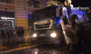 Protesty we Włoszech. 380 zatrzymanych i starcia z policją pod Koloseum (FOTO: Local Team/X)
