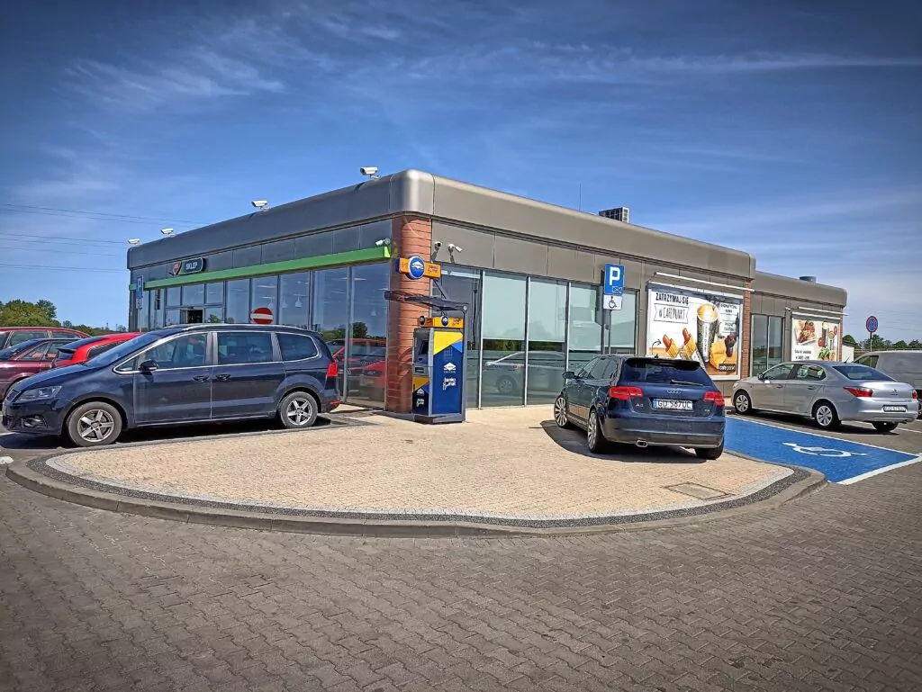 Stacja MOL po zmianach - wcześniej była to stacja Lotos (FOTO: wbijamszpile.pl)