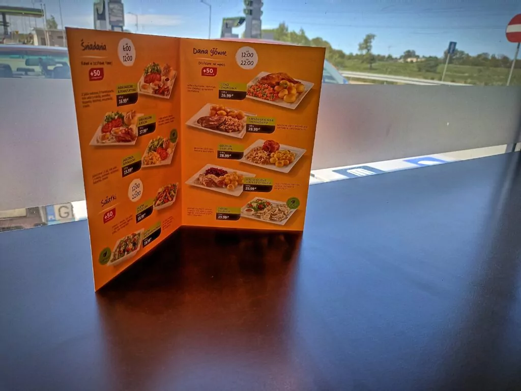 Menu na stacji w Koszwałach (FOTO: wbijamszpile.pl)