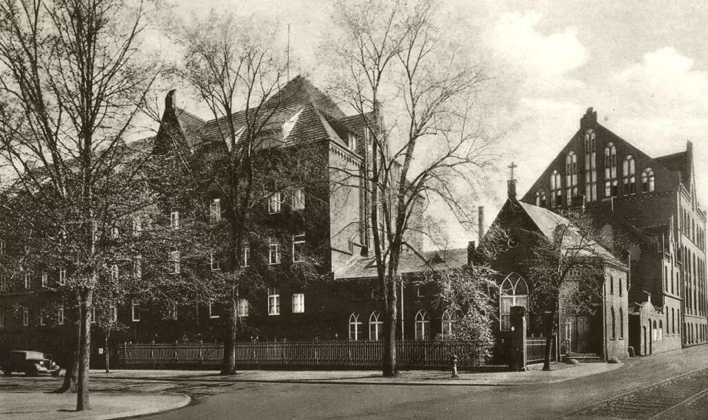 Dwór Uphagenów z lat 20. XX w. W tamtym czasie działał jako szpital (mat. archiwum prywatne)