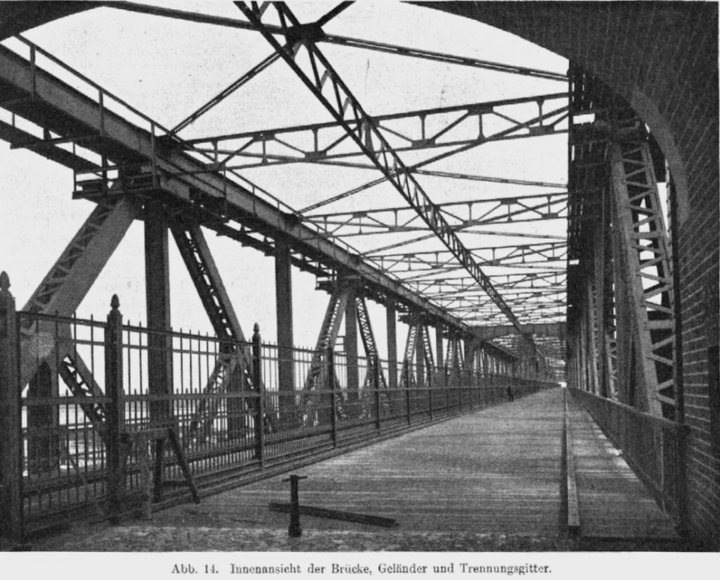 Most nad Wisłą w Opaleniu - rok 1910. (FOTO: archiwum prywatne)