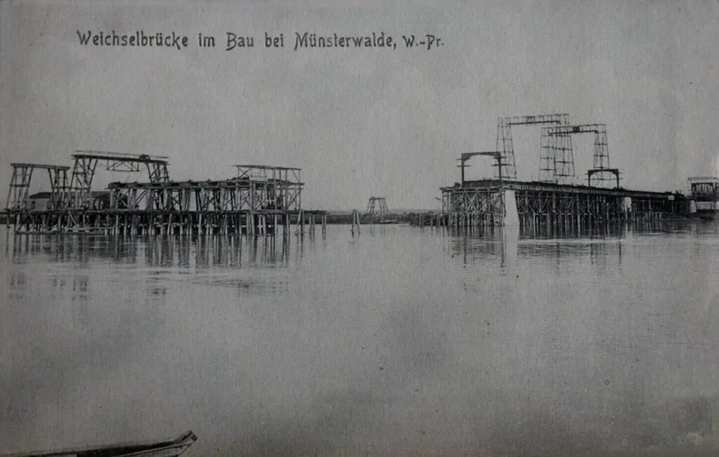 Budowa mostu nad Wisłą w Opaleniu - rok 1907. (FOTO: archiwum prywatne)