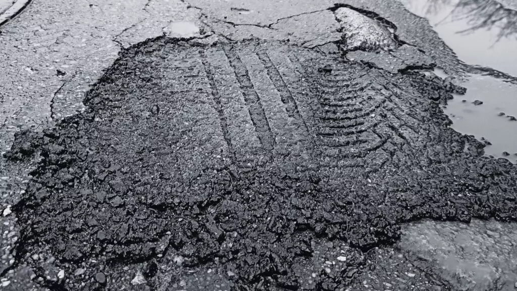 Przyszłość dróg w Gdańsku. Potrzebujemy długoterminowej strategii napraw (FOTO: Maciej Naskręt)