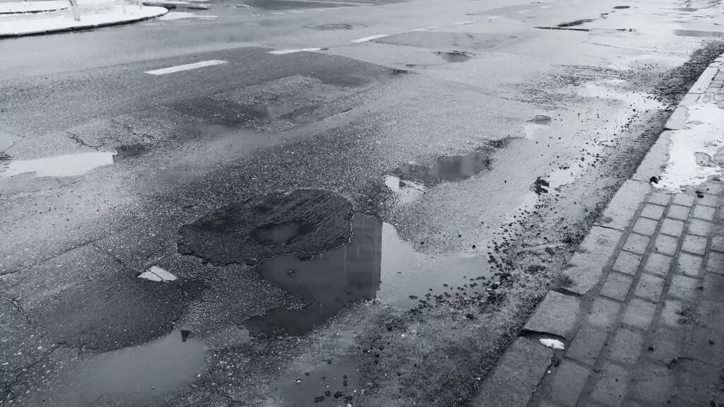 Przyszłość dróg w Gdańsku. Potrzebujemy długoterminowej strategii napraw (FOTO: Maciej Naskręt)