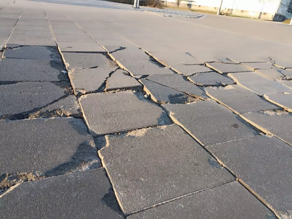 Skrzyżowanie na Stogach - ulice: Sienna, Stryjewskiego (FOTO: wbijamszpile.pl)