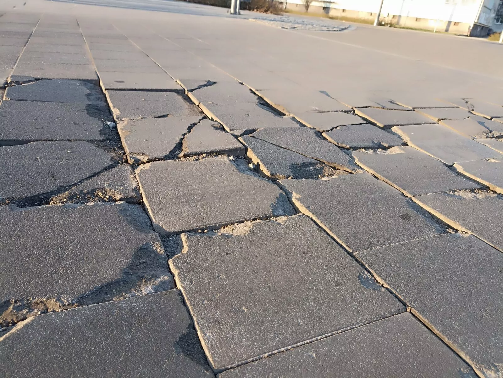 Skrzyżowanie na Stogach - ulice: Sienna, Stryjewskiego (FOTO: wbijamszpile.pl)