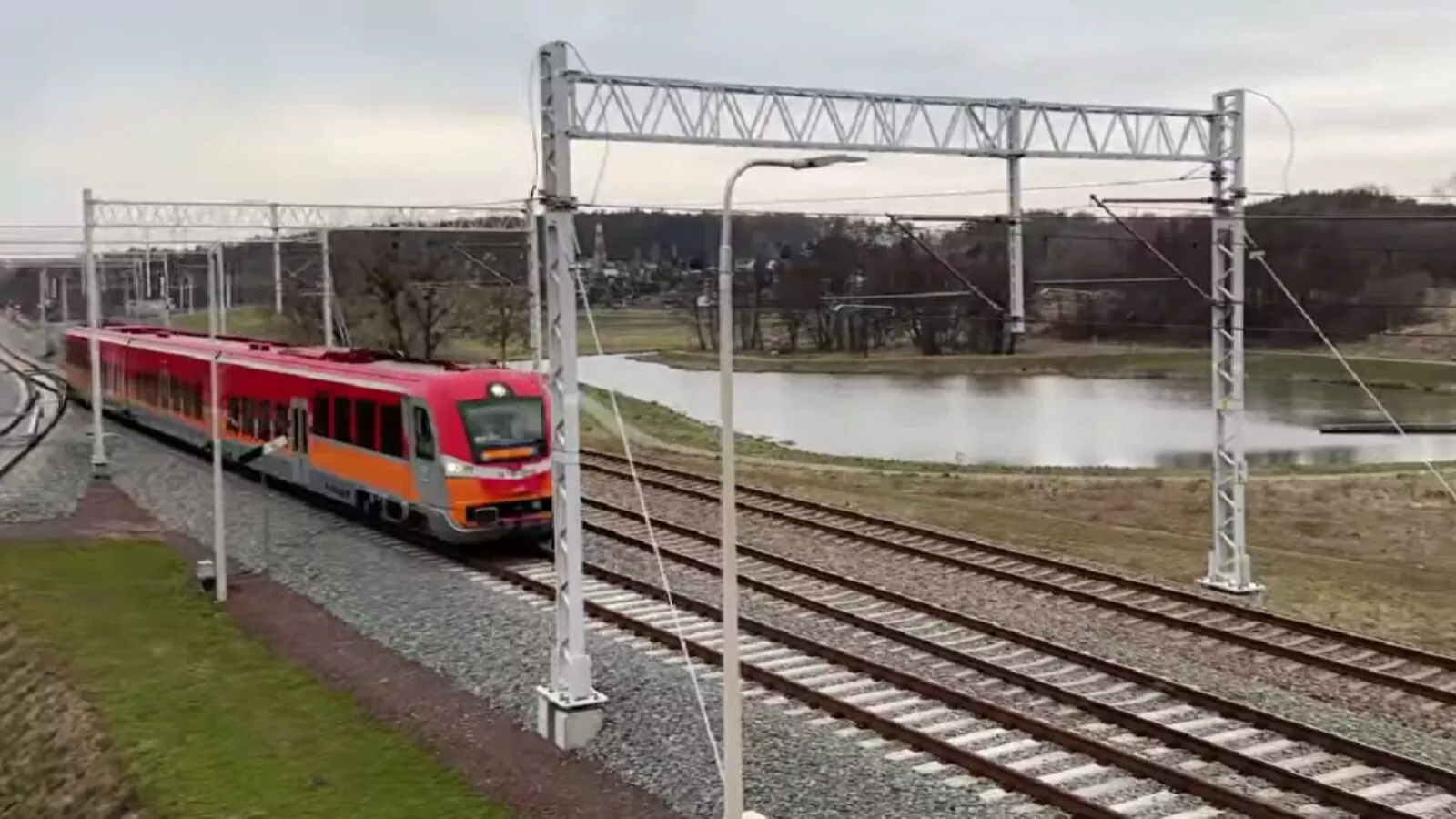 Pierwszy pociąg na linii PKM przez "bajpas kartuski". Jest nagranie (FOTO: PKM.SA.)