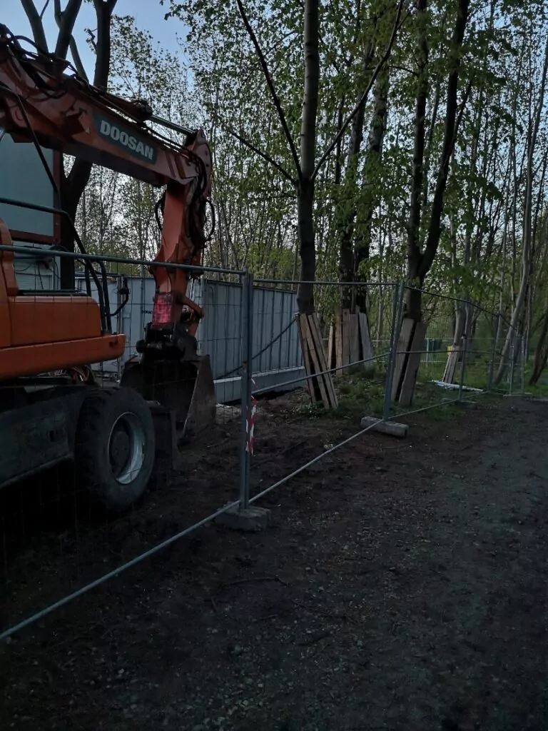 Prace budowlane wokół Osiedla Gaja (FOTO: czytelnik/wbijamszpile.pl)