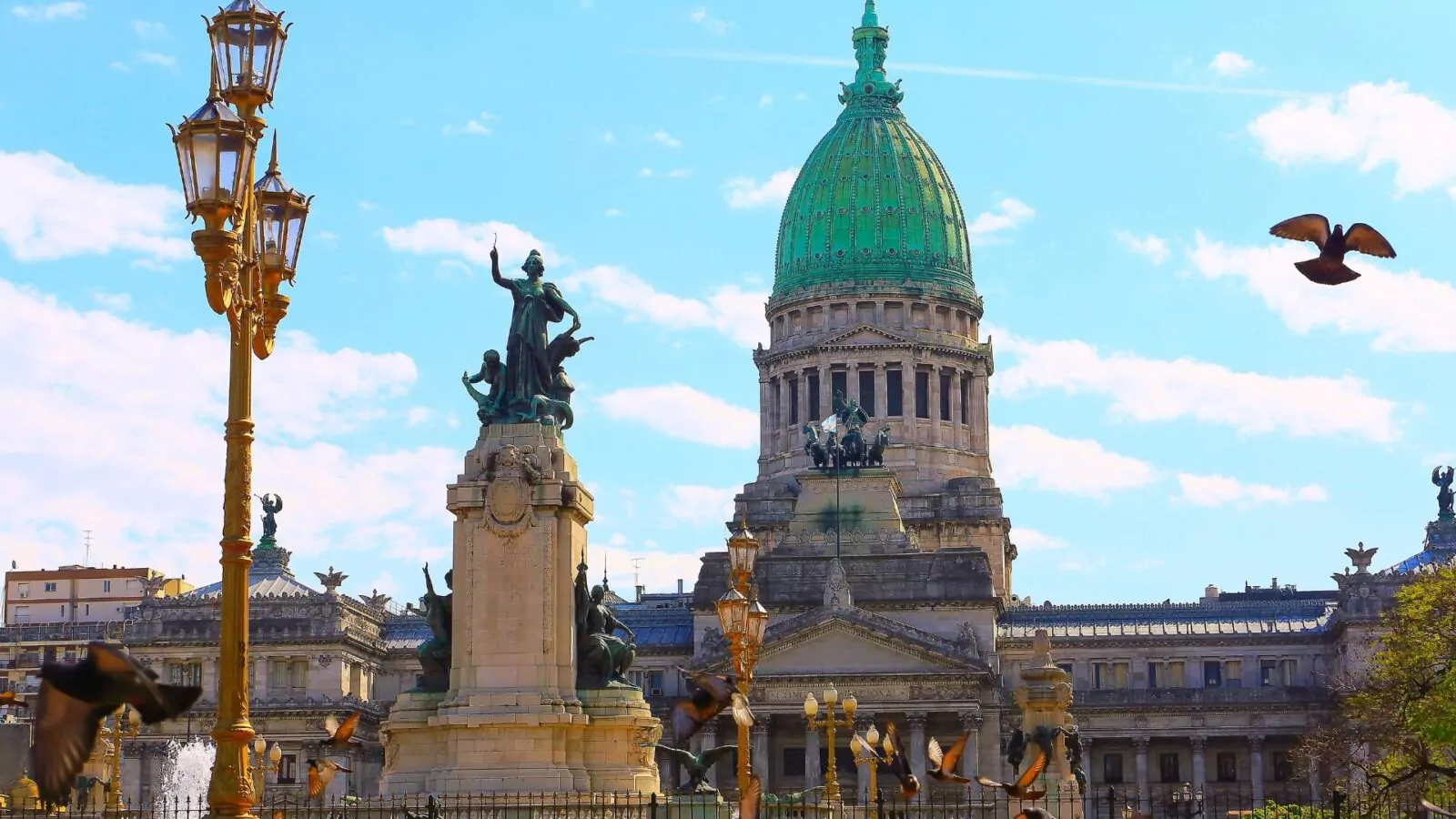 Szok w Argentynie. Senatorowie podnieśli sobie pensję o 136 proc. (FOTO: canva.com)