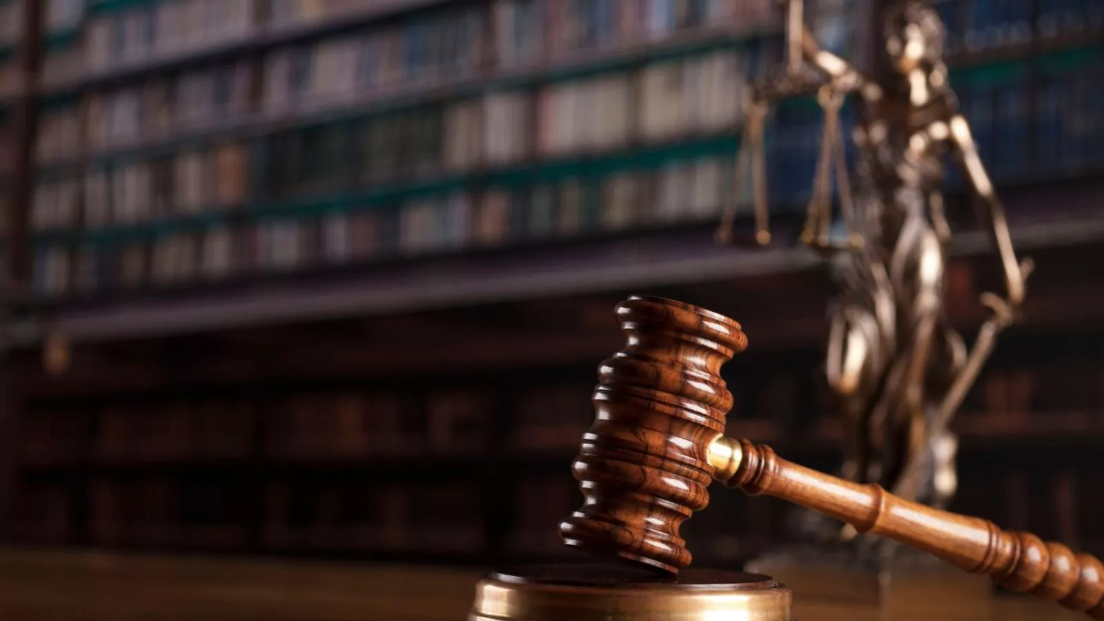 20 tys. zł kary dla TVN za wulgarne słowo Daukszewicza (FOTO: canva.com)