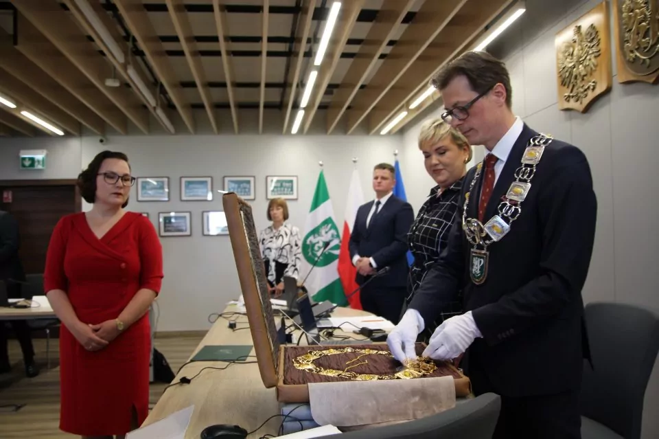 Zaprzysiężenie Weroniki Chmielowiec (FOTO: UG Pruszcz Gdański)