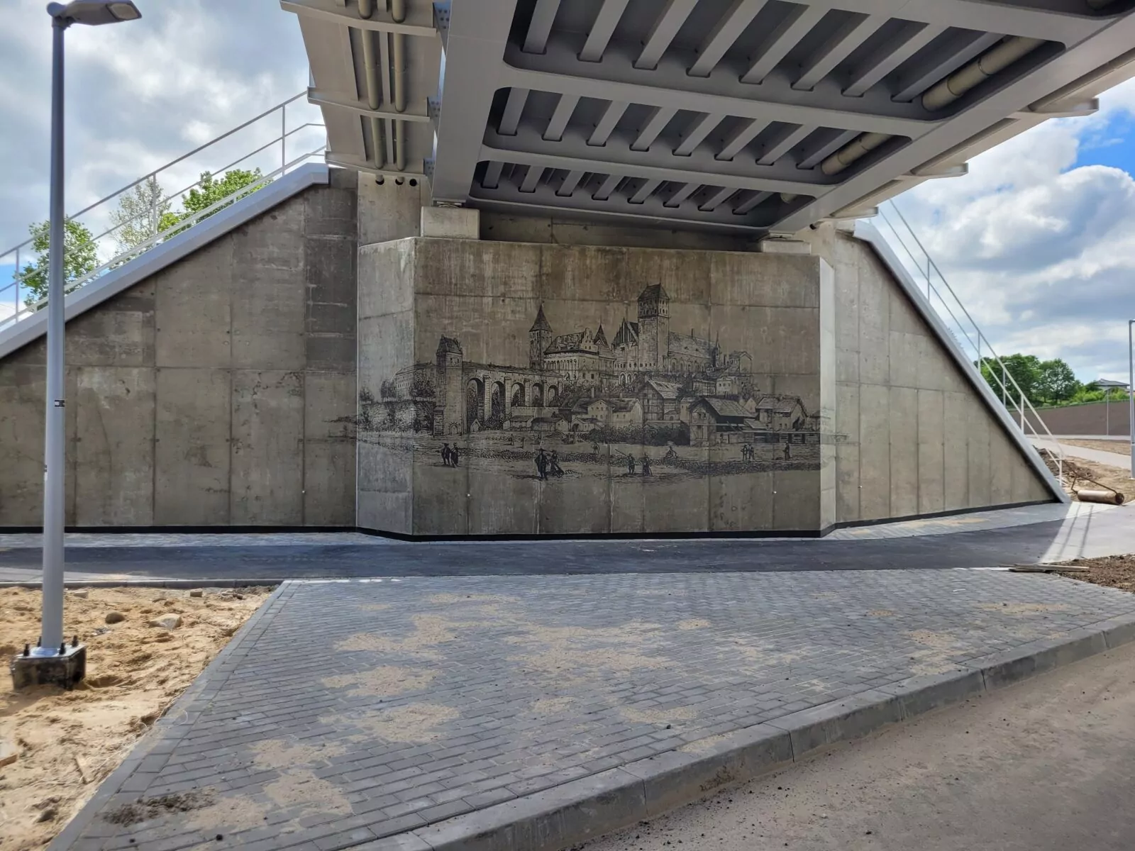 Mural zamku w Kwidzynie na jednej ze ścian wiaduktu w Brachlewie na Powiślu (FOTO: GDDKiA Oddział w Gdańsku)