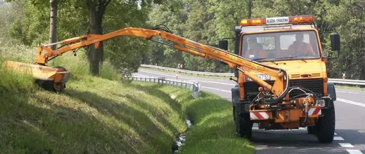 Koszenie zieleni w Gdańsku. Nowe standardy dla bioróżnorodności (FOTO: GDDKiA)