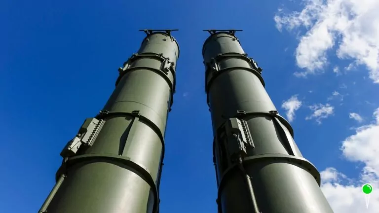 Rosja grozi atakiem na Wielką Brytanię. Planuje ćwiczenia jądrowe (FOTO: canva.com)