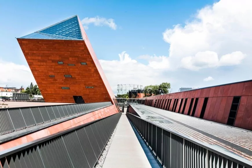 Chcą zmienić Muzeum II Wojny Światowej w neoTVP (FOTO: Mikołaj Bujak)