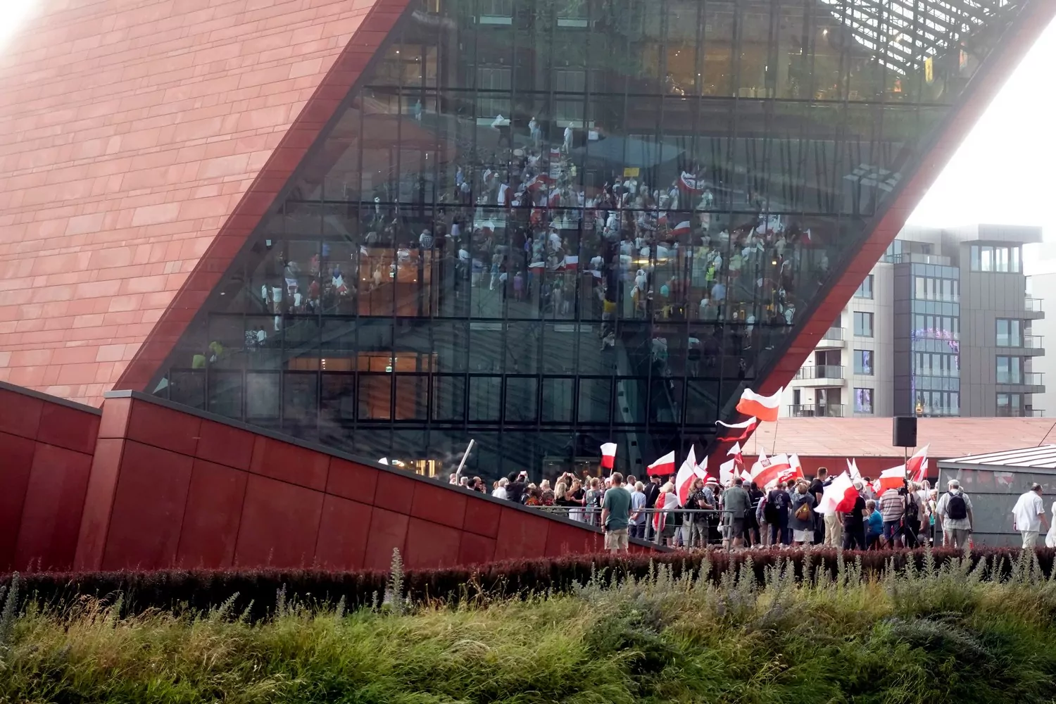 Protest przeciwko zmianom w Muzeum II Wojny Światowej (FOTO: GregZbirsky/X)