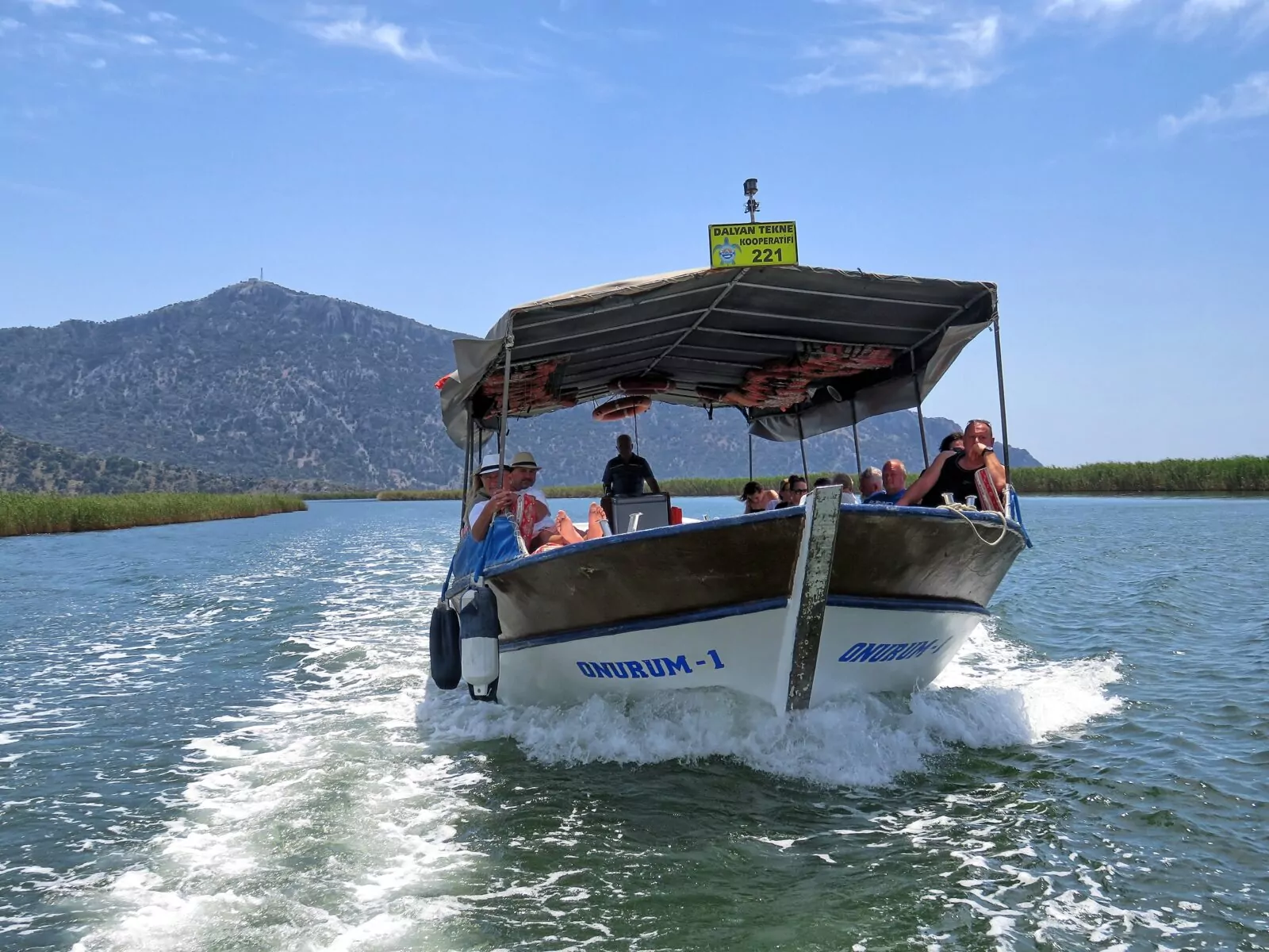 Dalyan w Turcji. Żółwie, kraby, kąpiele w błocie i grobowce w skale (FOTO: wbijamszpile.pl)