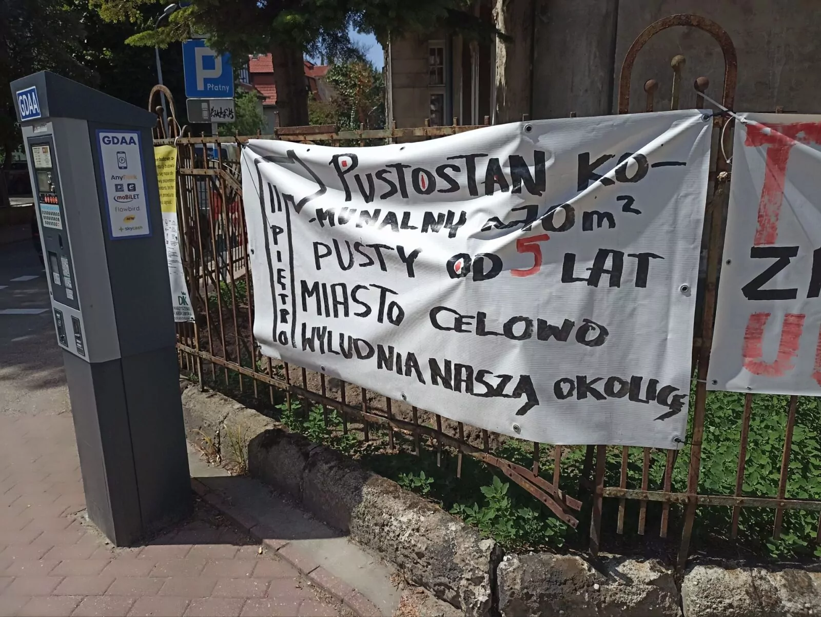 Protest w Gdańsku Wrzeszczu. "Bum szaka laka, czas zmienić Grzelaka" (FOTO: wbijamszpile.pl)