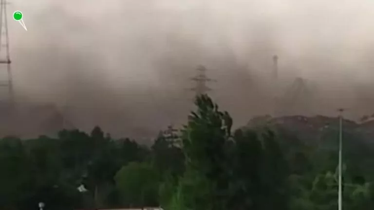 Mieszkaniec Nowego Portu: kiedy ktoś się zajmie pyłem węglowym (FOTO: Adam Kosiński)