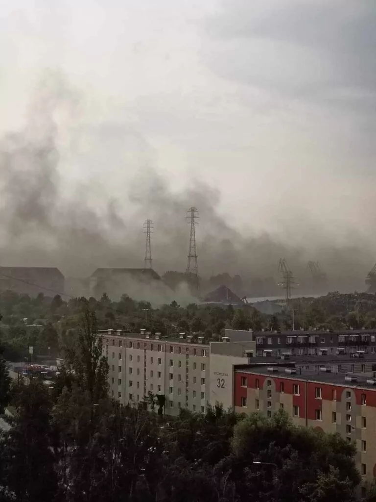 Pył Węglowy nad dzielnicami przy porcie w Gdańsku (zdjęcia nadesłała Anna Kosińska-Motyl)