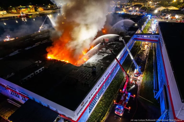 Gdańsk zamknął plaże. Zakaz kąpieli w Brzeźnie (FOTO: KGPSP mł. asp. Łukasz Rutkowski)
