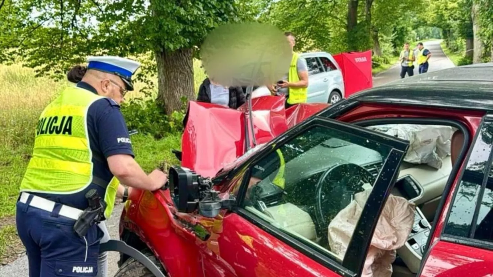 Tragiczny wypadek na trasie Miastko-Chlebowo. Nie żyje 9-latka (FOTO: Pomorska Policja/Facebook)