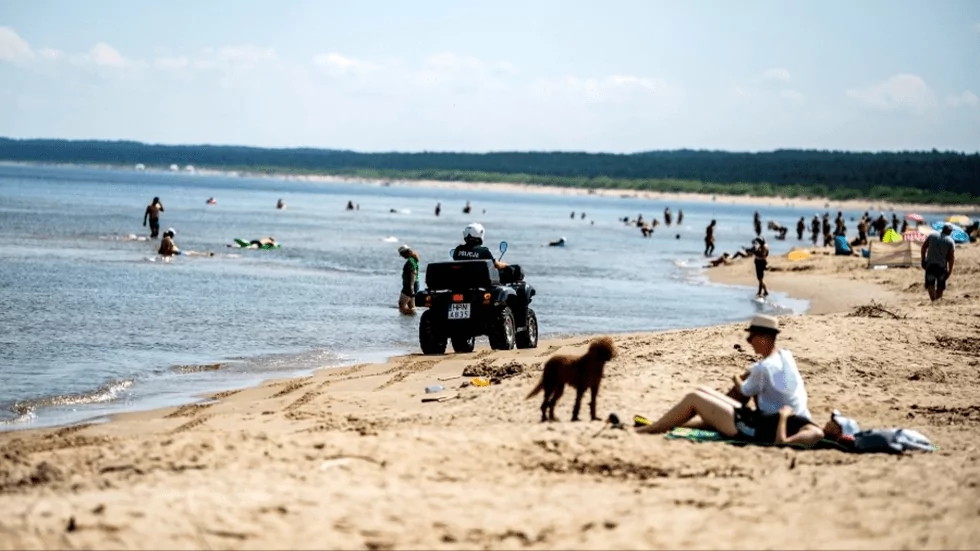 Zamieszanie na plaży w Sztutowie. Poszukiwana z synem jadła obiad (FOTO: KPP Nowy Dwór Gdański)