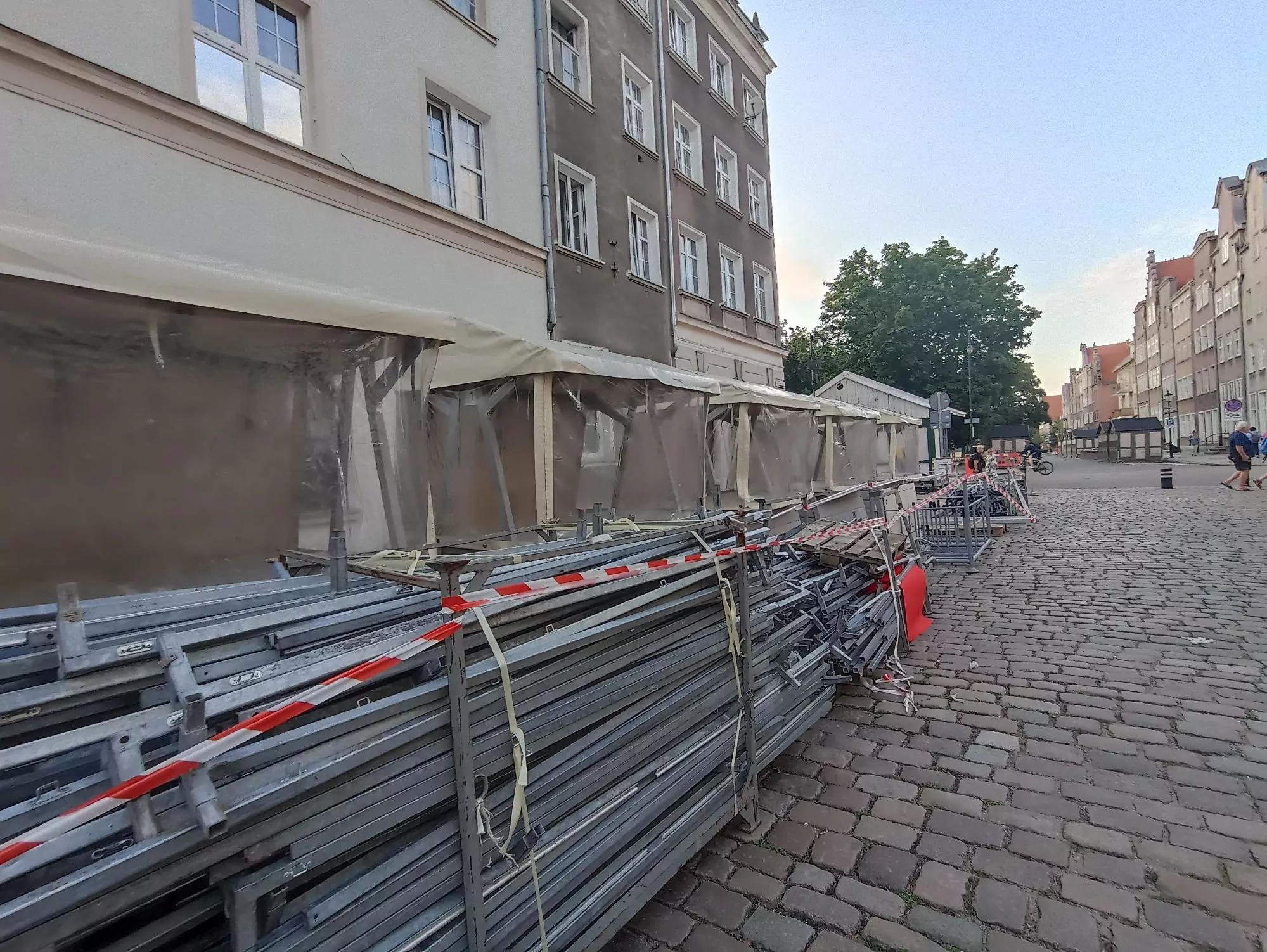 Jak powstaje Jarmark św. Dominika 2024 w Gdańsku? (FOTO: wbijamszpile.pl)