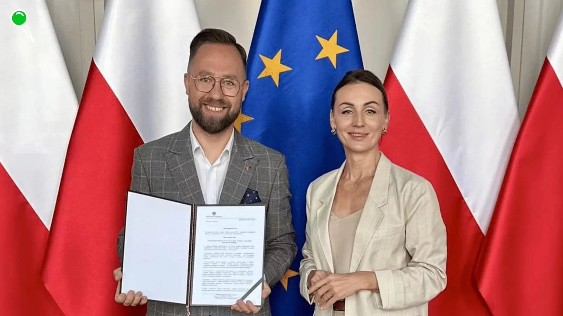 Rzecznik wojewody w Radzie Miasta Gdańska. Konflikt interesów? Na zdjęciu Krystian Kłos z lewej i wojewoda Beata Rutkiewicz z prawej (FOTO: PUW Gdańsk)