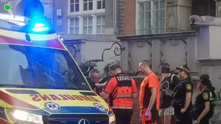 Nagi mężczyzna znów spacerował po centrum Gdańska (FOTO: Straż Miejska)