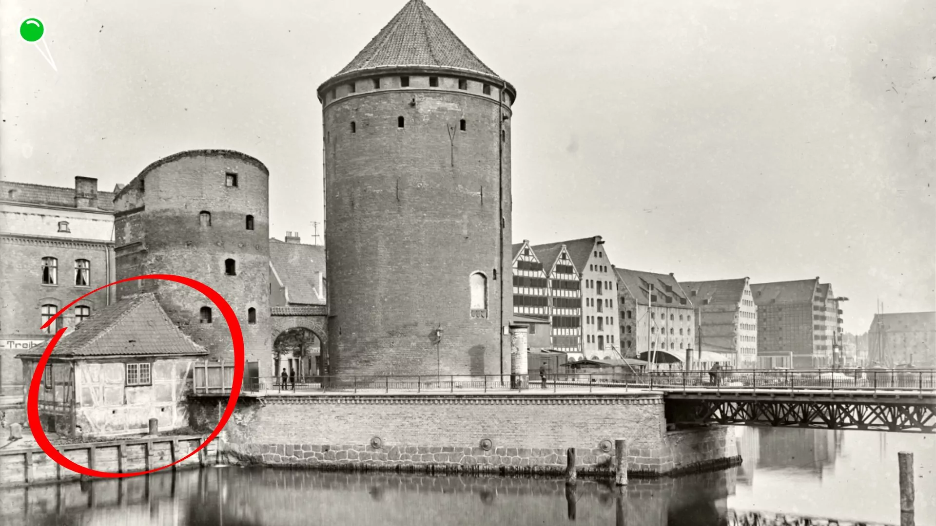 Trwa odbudowa dawnego odwachu przy Stągwiach Mlecznych (FOTO: Muzeum Gdańska)