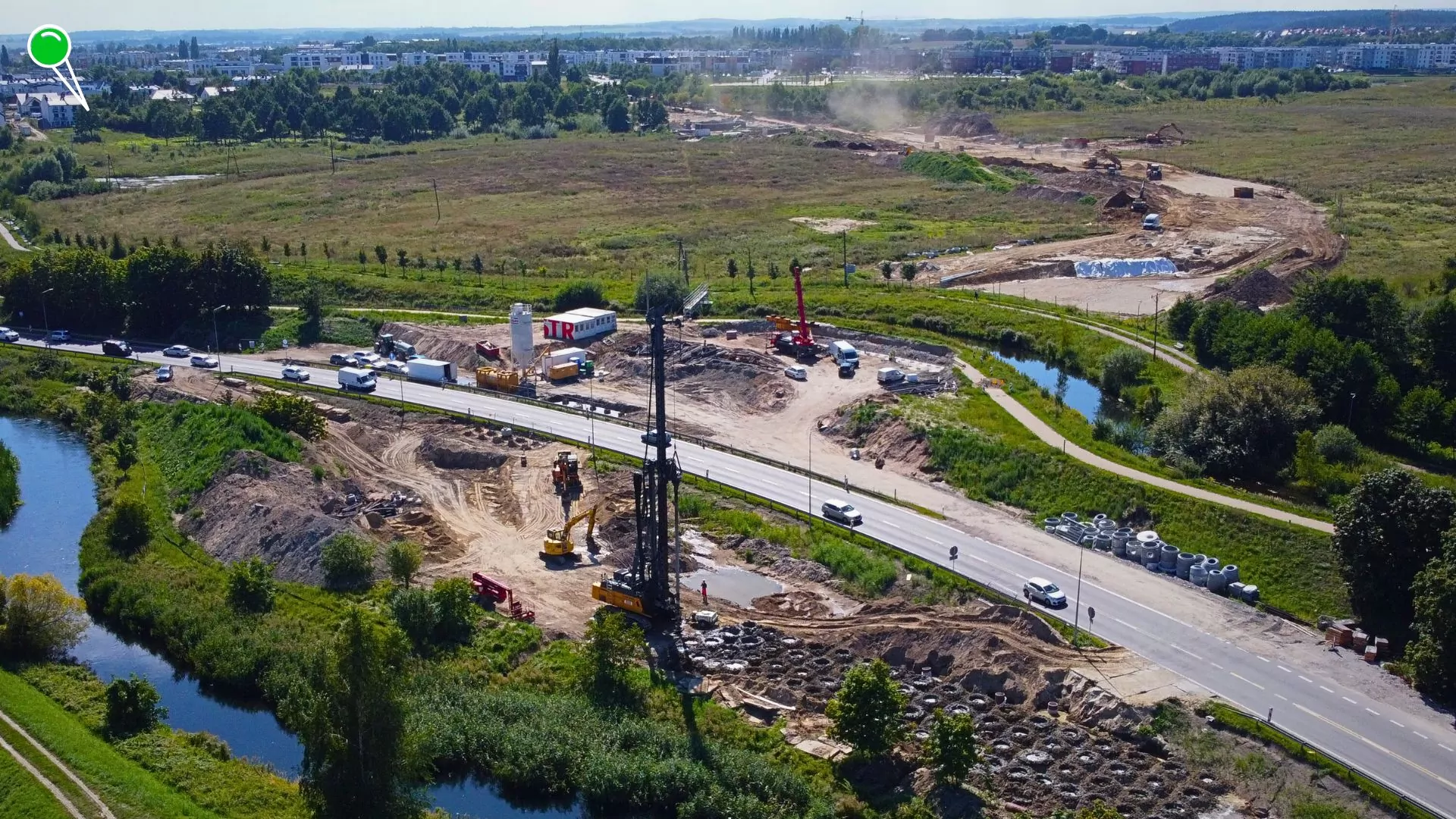 Budowa tej drogi odkorkuje Pruszcz Gdański. Zobacz co wykonano (FOTO: wbijamszpile.pl)