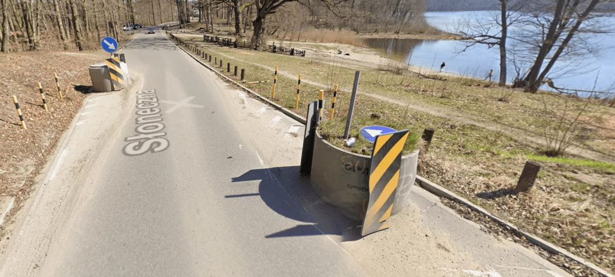 Betonowe kręgi w Otominie.