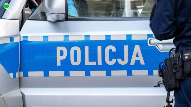 Koperta z pieniędzmi na przystanku w Pruszczu Gdańskim (FOTO: caanva.com)