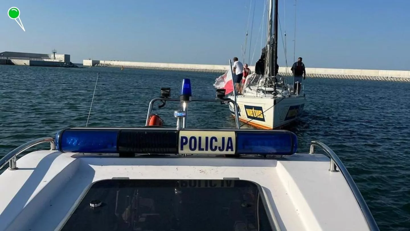 Awaria silnika w łodzi płynącej z Hel-u na Zalew Wiślany (FOTO: canva.com)