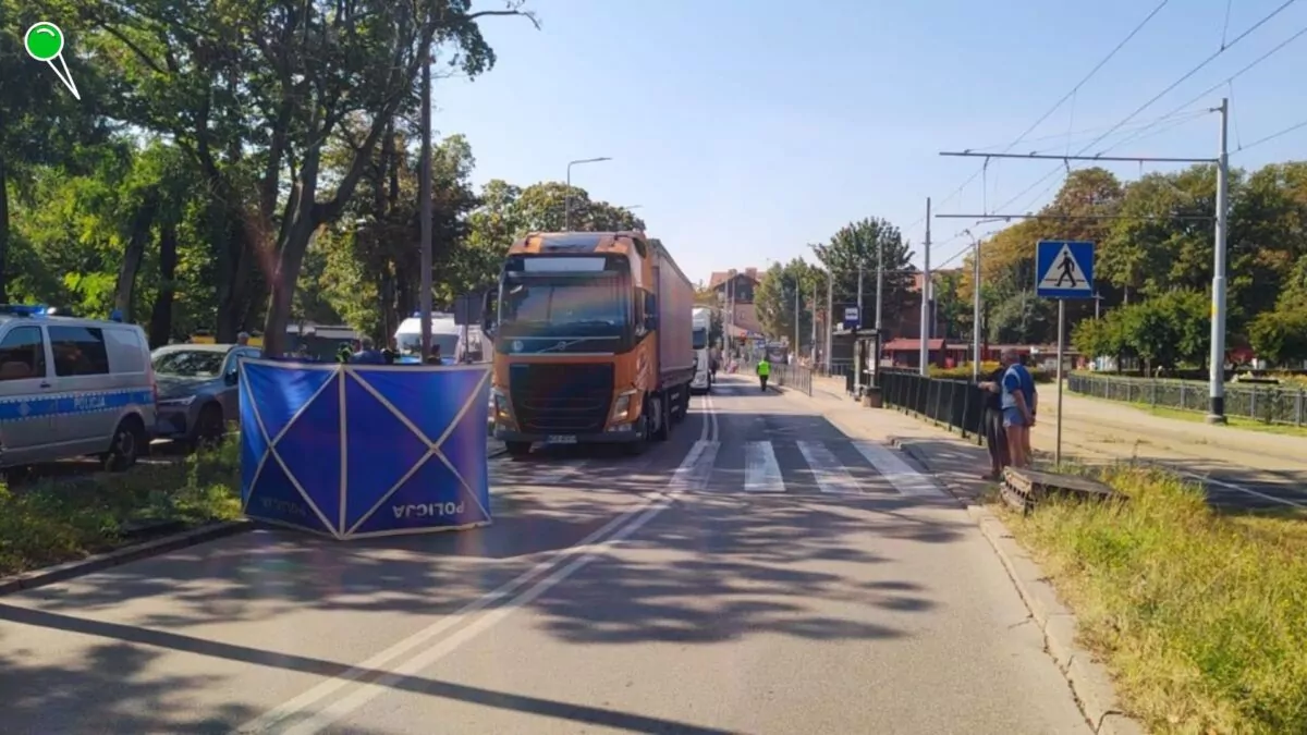 Śmiertelne potrącenie w Brzeźnie. Nie żyje piesza (FOTO: KMP Gdańsk)