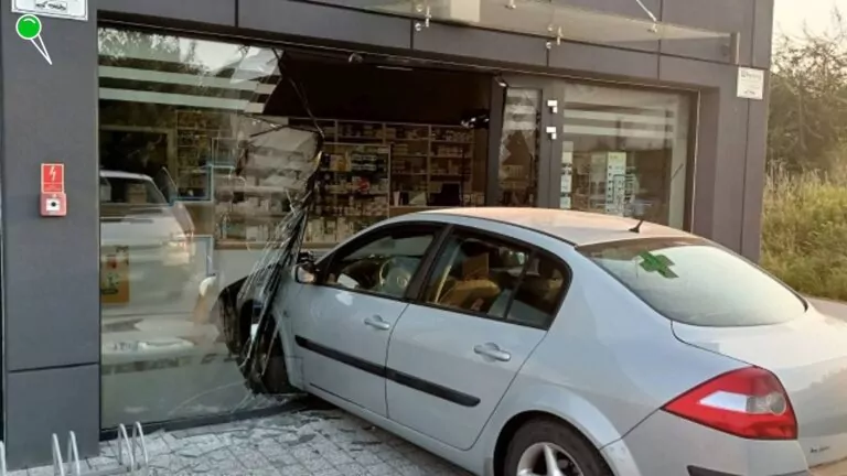 19-latka wjechała do apteki w Tczewie. Uczyła się jeździć (FOTO: KPP Tczew)