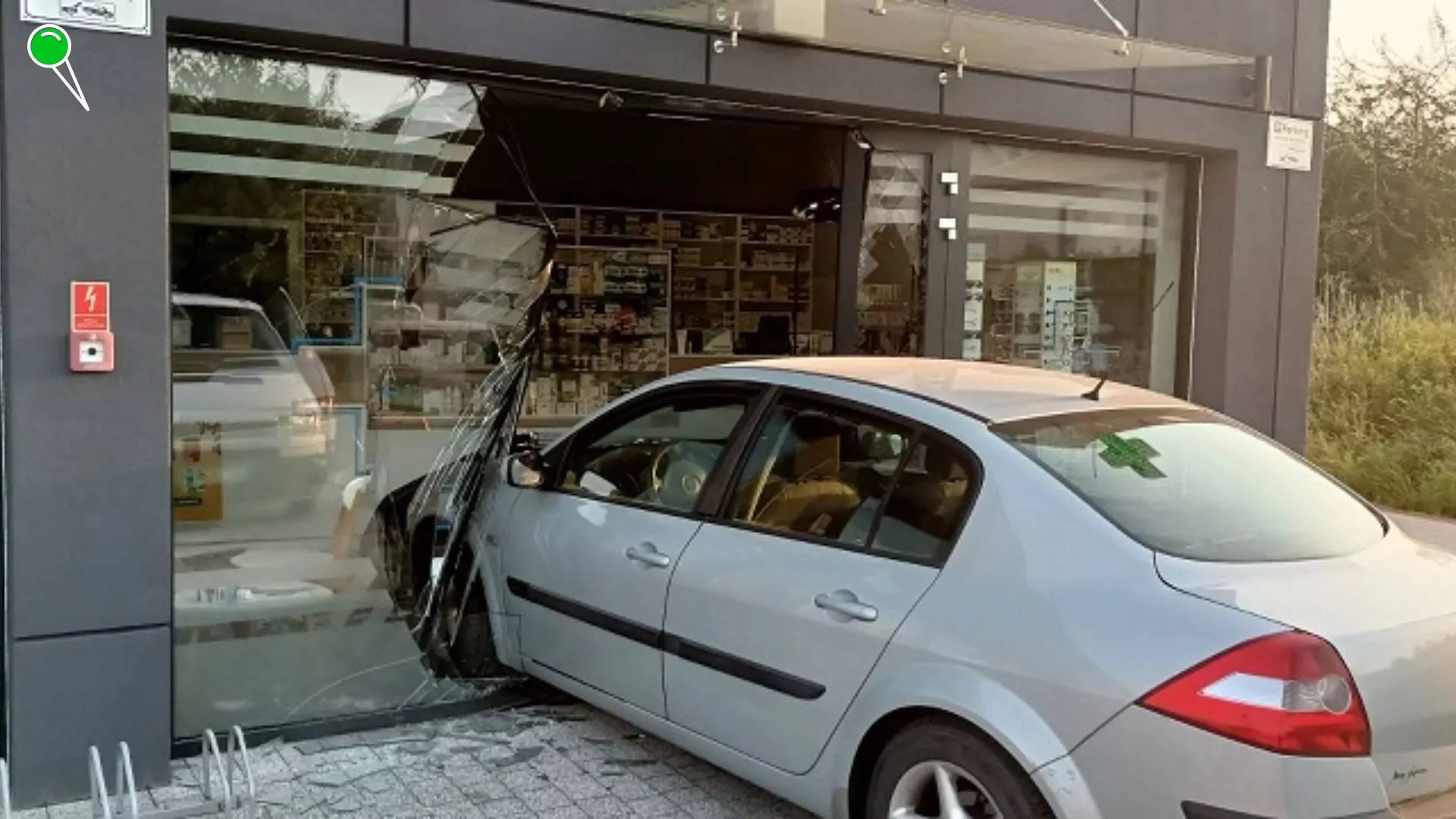 19-latka wjechała do apteki w Tczewie. Uczyła się jeździć (FOTO: KPP Tczew)