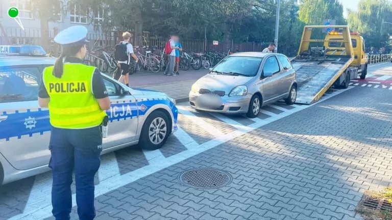 49-latka z podwójnym zakazem odwoziła dziecko do szkoły (FOTO: KPP Pruszcz Gdański)