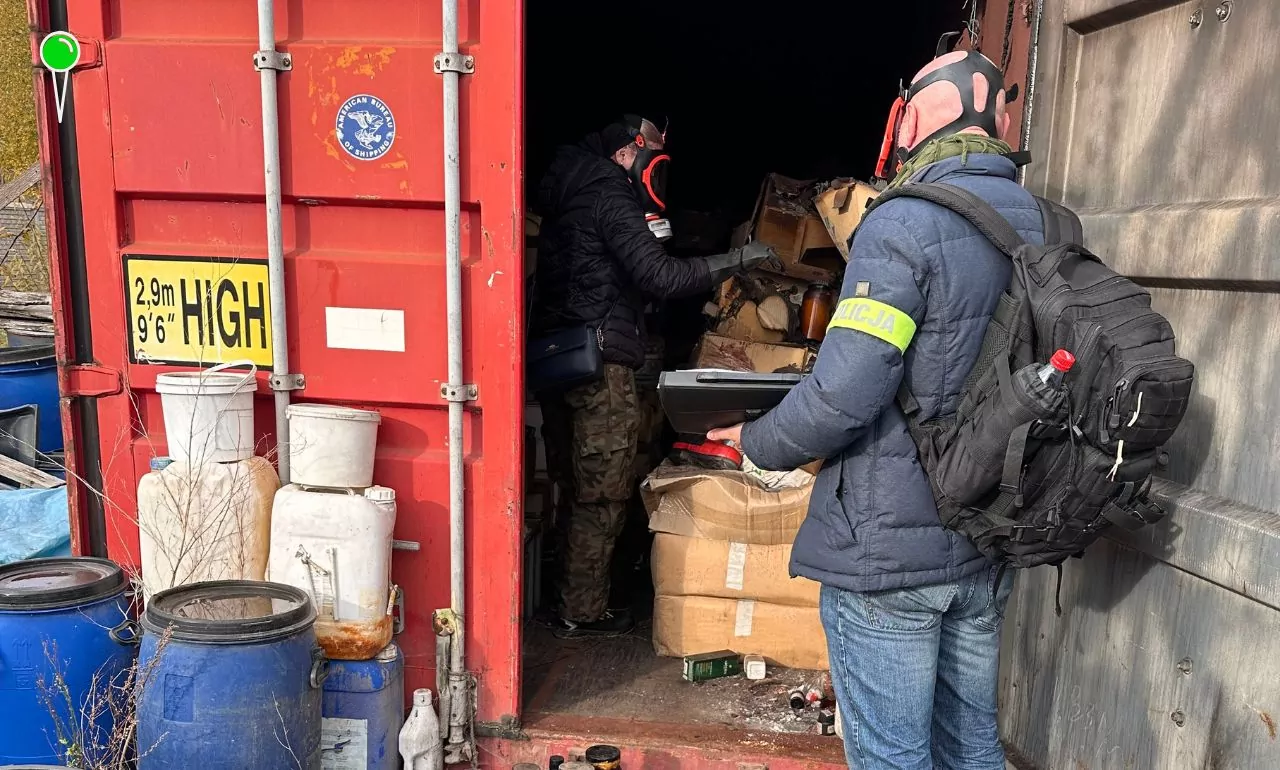 Nielegalne składowisko rtęci i cyjanku w Gdańsku (FOTO: KMP Gdańsk)