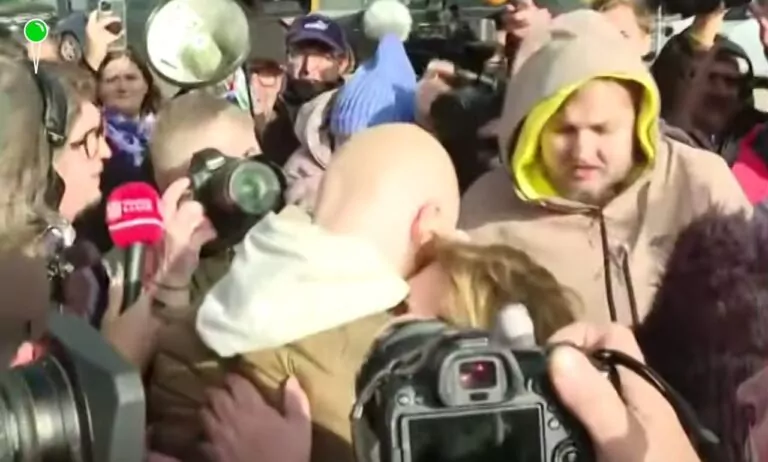 Ksiądz Michał Olszewski opuścił areszt. Wpłacono kaucję (Screen: Republika TV)