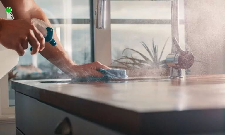 30-latka okradała mieszkanie podczas sprzątania (FOTO: canva.com)