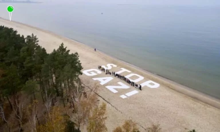 Terminal FSRU w Gdańsku pod ostrzałem aktywistów (FOTO: Greenpeace Polska)
