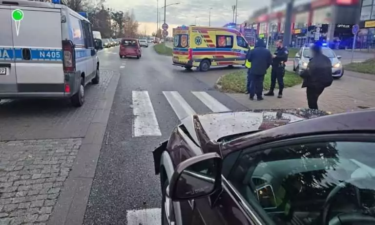 Ranna 16-latka na przejściu w Pruszczu Gdańskim (FOTO: KMP Pruszcz Gdański)